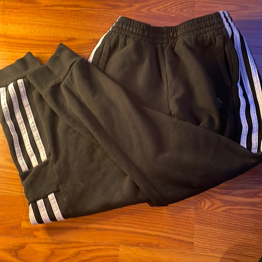 Adidas jogger sweatpants in great condition